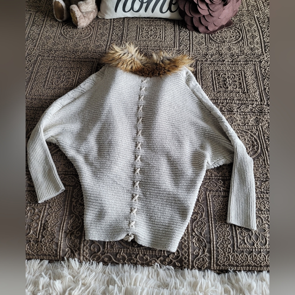 A.Gain Faux Fur Cable Knit Wool Blend Oatmeal Cardigan - Size Small - Picture 3 of 7